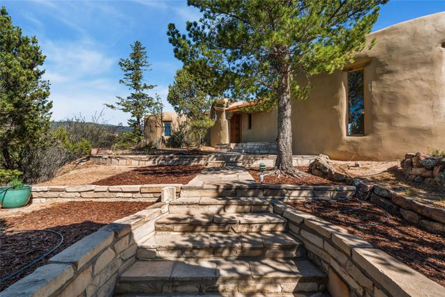 39 Zambra Way, Santa Fe, NM 87506