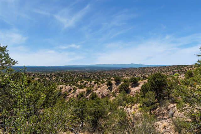 39 Zambra Way, Santa Fe, NM 87506