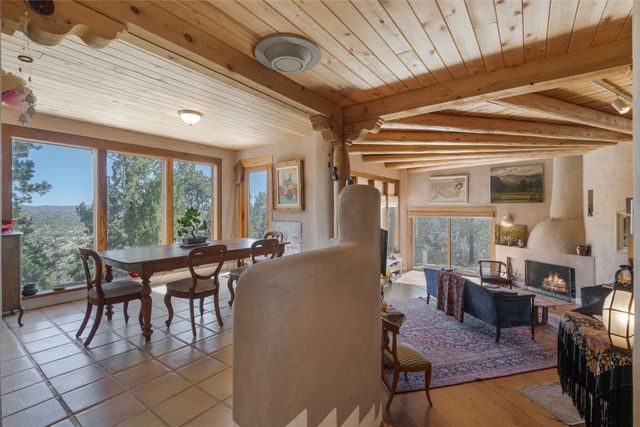 39 Zambra Way, Santa Fe, NM 87506