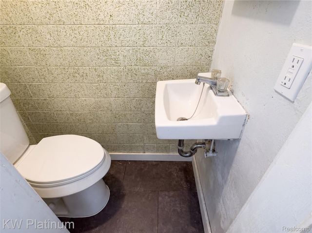 114 W Hamilton Avenue, Flint, MI 48503