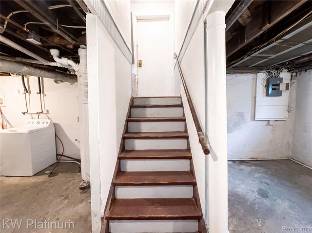 114 W Hamilton Avenue, Flint, MI 48503
