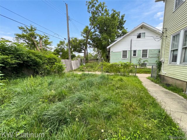 114 W Hamilton Avenue, Flint, MI 48503