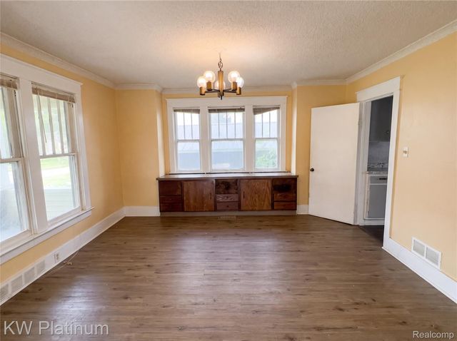 114 W Hamilton Avenue, Flint, MI 48503