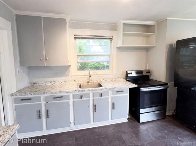 114 W Hamilton Avenue, Flint, MI 48503