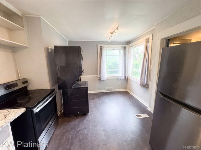 114 W Hamilton Avenue, Flint, MI 48503
