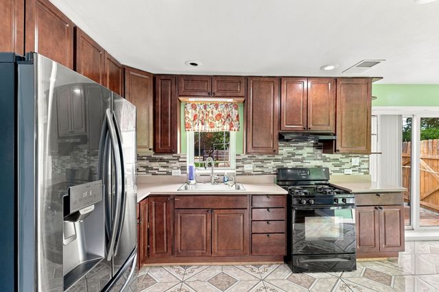 9808 S Maplewood Avenue, Evergreen Park, IL 60805