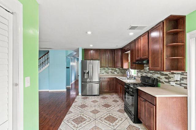9808 S Maplewood Avenue, Evergreen Park, IL 60805
