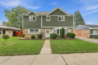 9808 S Maplewood Avenue, Evergreen Park, IL 60805
