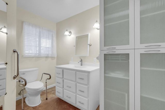 1945 Annhurst Ave, Turlock, CA 95382