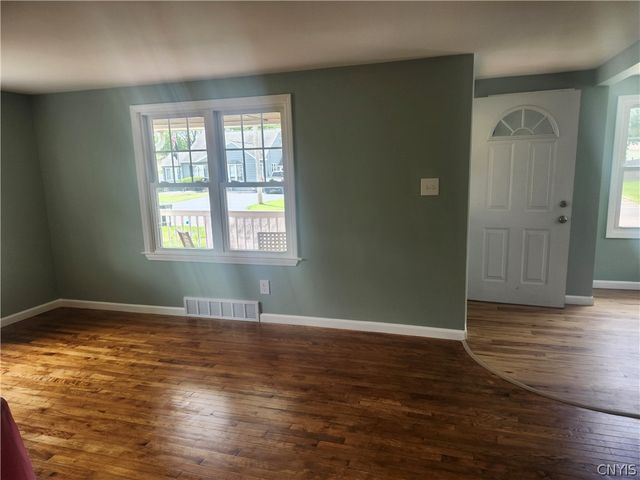 206 Marilyn Avenue, Salina, NY 13212