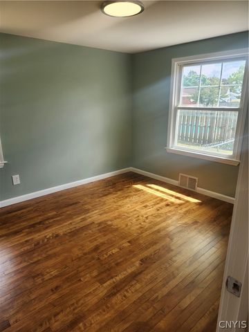 206 Marilyn Avenue, Salina, NY 13212