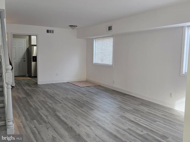 5320 JAY ST NE, Washington, DC 20019