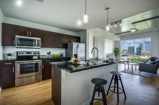 101-1 LAKE AVENUE, Orlando, FL 32801