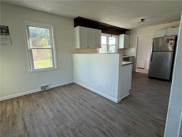 1213 W Main Street, Richmond, MO 64085