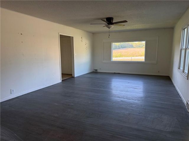 1213 W Main Street, Richmond, MO 64085