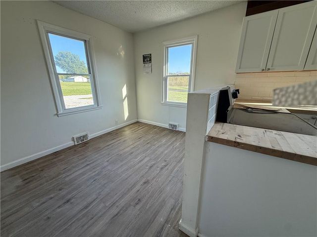 1213 W Main Street, Richmond, MO 64085
