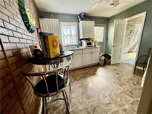 1213 W Main Street, Richmond, MO 64085
