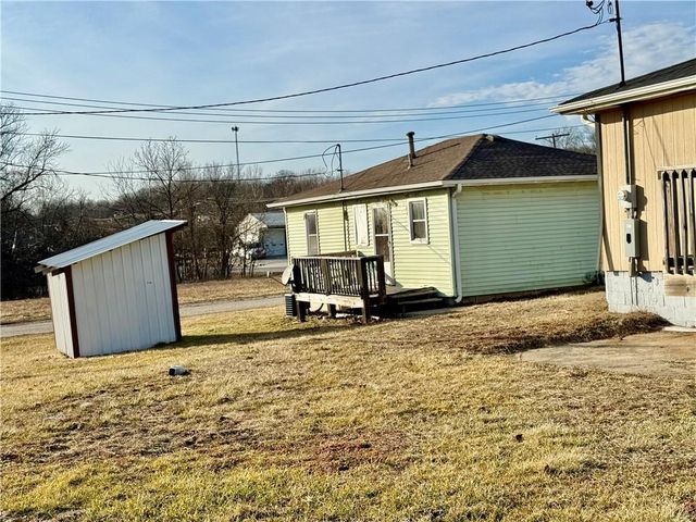 1213 W Main Street, Richmond, MO 64085