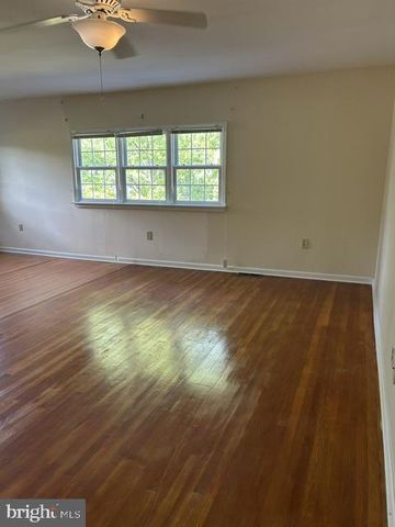 1 EMBASSY CIR, Norristown, PA 19403