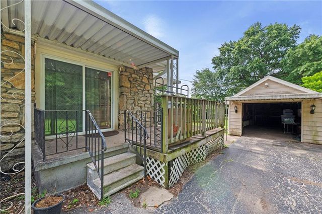 717 E KANSAS Avenue, Independence, MO 64050