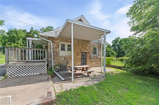 717 E KANSAS Avenue, Independence, MO 64050