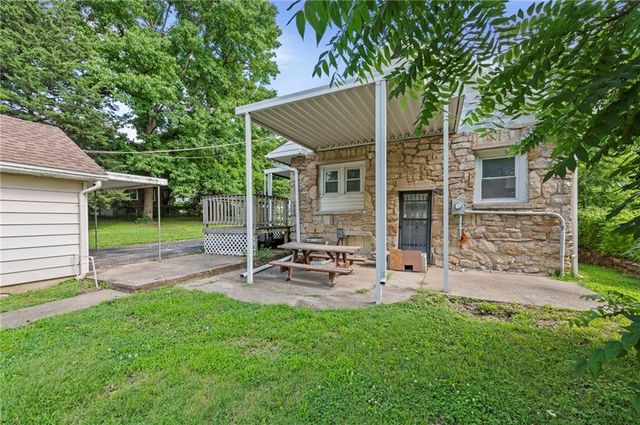 717 E KANSAS Avenue, Independence, MO 64050