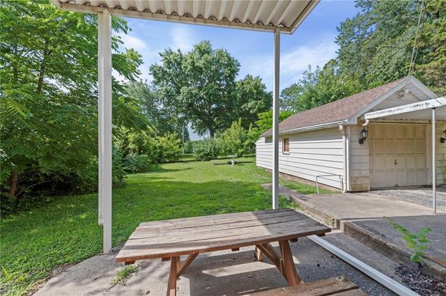 717 E KANSAS Avenue, Independence, MO 64050