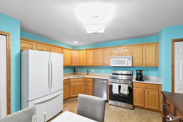 2416 Sutton Drive, Temperance, MI 48182