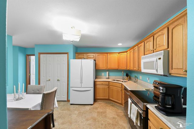 2416 Sutton Drive, Temperance, MI 48182