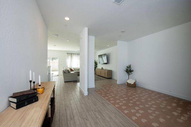 5096 N Maruyama Avenue, Fresno, CA 93723