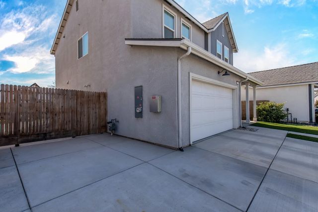5096 N Maruyama Avenue, Fresno, CA 93723