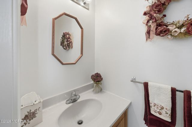 12 Interlaken Court 7, Freehold, NJ 07728