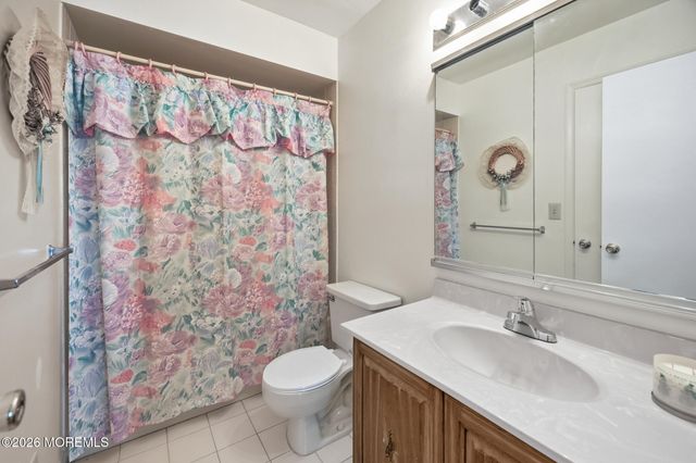 12 Interlaken Court 7, Freehold, NJ 07728