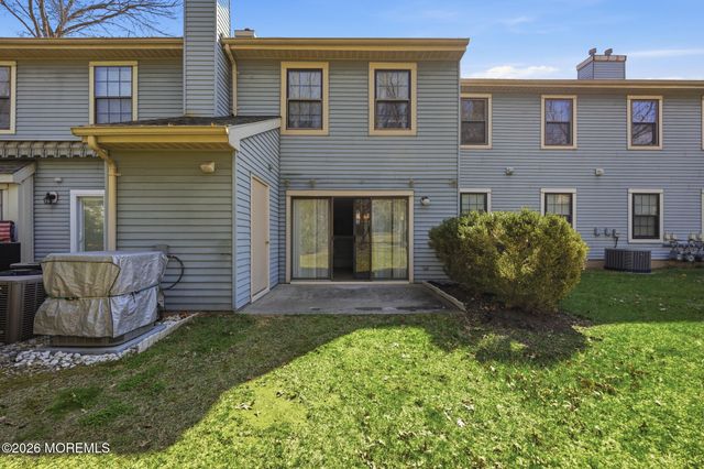 12 Interlaken Court 7, Freehold, NJ 07728