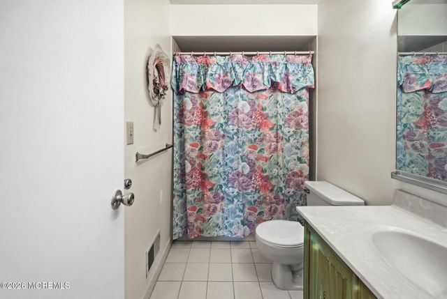 12 Interlaken Court 7, Freehold, NJ 07728
