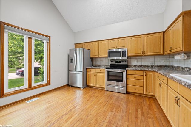 20070 Ridgeway Court, Clinton Twp, MI 48038