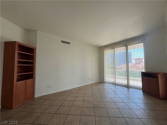 2747 Paradise Road 205, Las Vegas, NV 89109