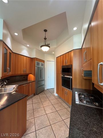 2747 Paradise Road 205, Las Vegas, NV 89109