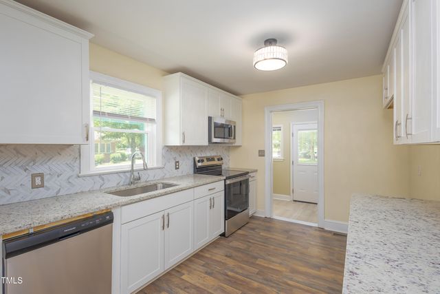 605 E Montgomery Street, Henderson, NC 27536