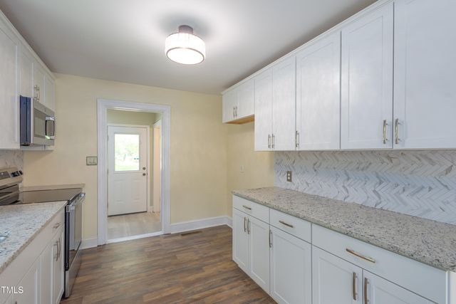 605 E Montgomery Street, Henderson, NC 27536
