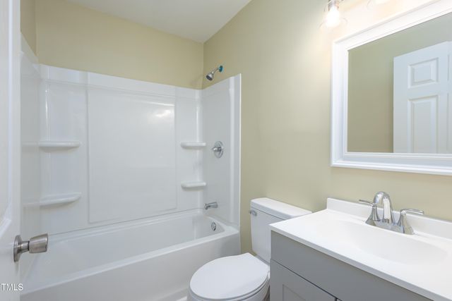 605 E Montgomery Street, Henderson, NC 27536