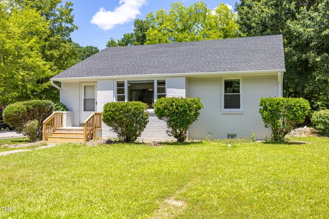 605 E Montgomery Street, Henderson, NC 27536