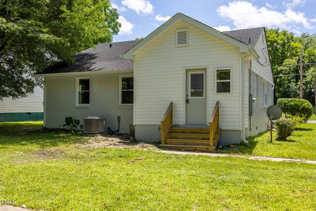 605 E Montgomery Street, Henderson, NC 27536