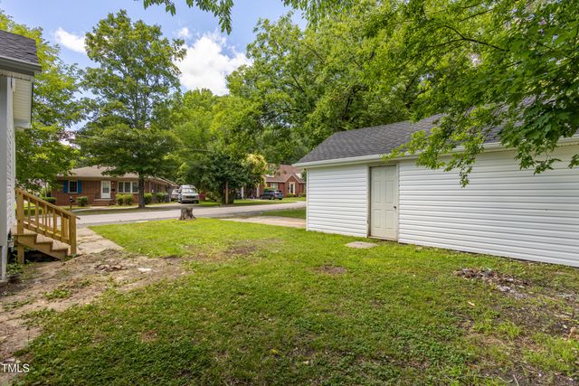 605 E Montgomery Street, Henderson, NC 27536
