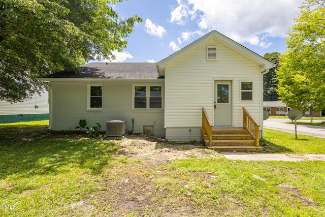 605 E Montgomery Street, Henderson, NC 27536