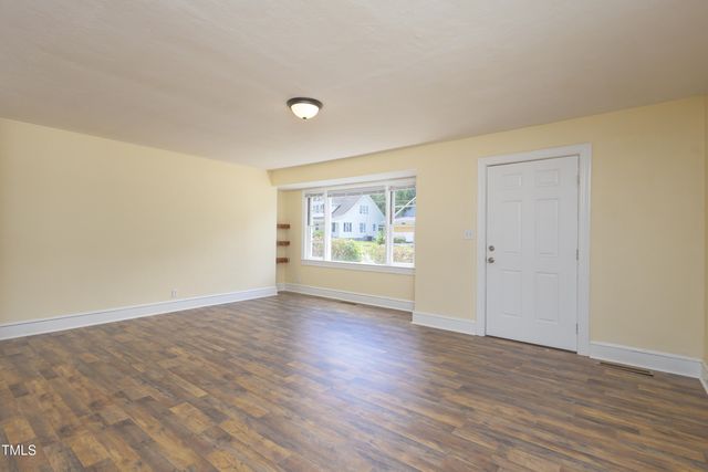 605 E Montgomery Street, Henderson, NC 27536