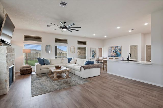 2210 Ninos Drive, League City, TX 77539