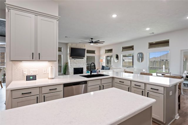 2210 Ninos Drive, League City, TX 77539