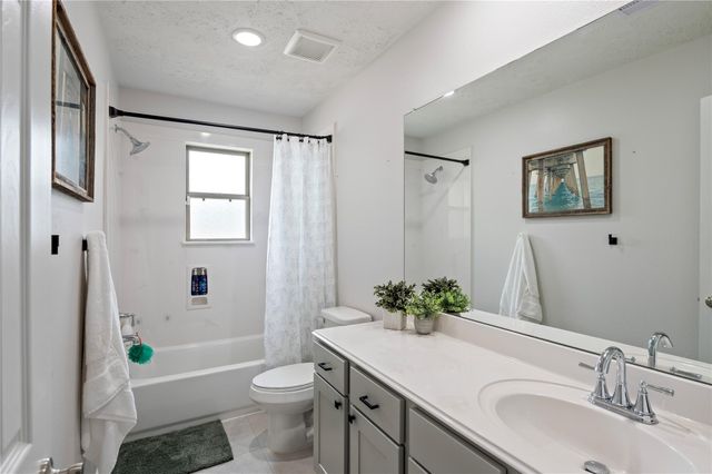 2210 Ninos Drive, League City, TX 77539