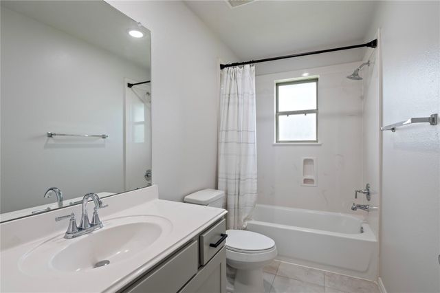 2210 Ninos Drive, League City, TX 77539